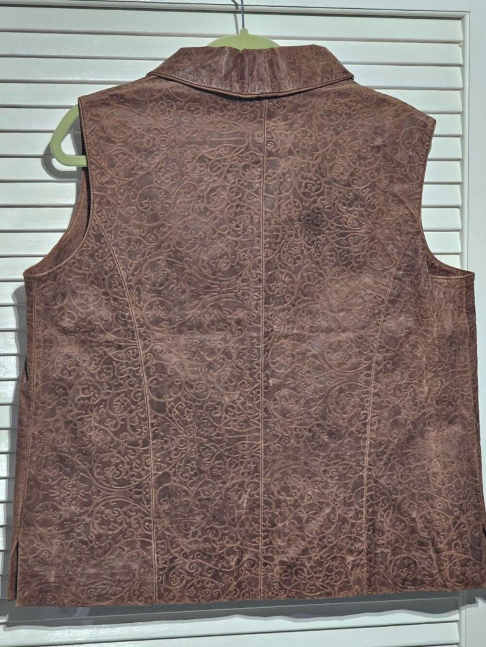 NWT Coldwater Creek Women's Embossed Brown Leather Button Front Vest Size M 3221 - Picture 8 of 12
